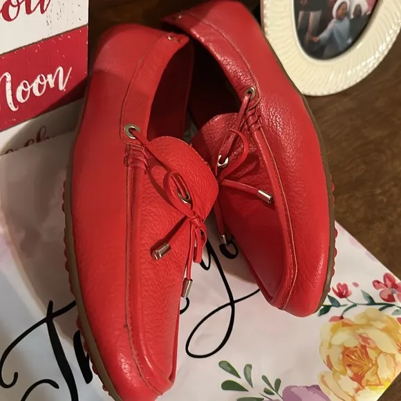 ISAAC MIZRAHI LIVE red Slip-On Loafers SZ 8.5