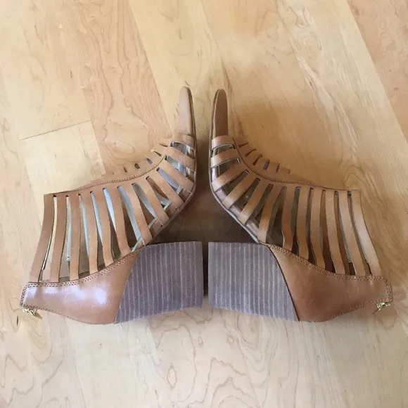 ISOLA | Strappy Leather Block Heel Bootie Sandals