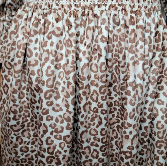 Ivy City Co. Leapord Print Smocked Dress Size Small