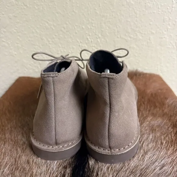 J. Crew  Chukka Ankle Boot Mens 9.5 Suede Desert Boot Lace-Up Plain Toe‎ Preppy