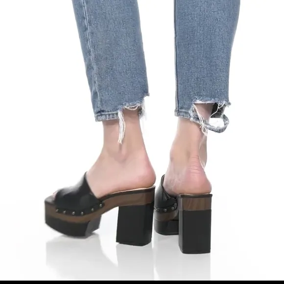 Jessica Simpson Charlete Studded Platform Wedge Sandals