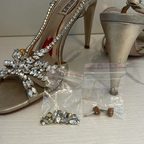 Jewel Badgley Mischka Jacqueline Crystal Embellished Sandal | PLATINO | 9 | EUC