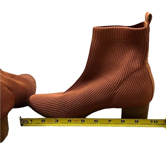 Joie | Ribbed knit stretch ankle boots rust square heel size 8
