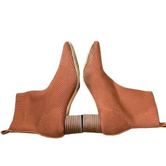 Joie | Ribbed knit stretch ankle boots rust square heel size 8