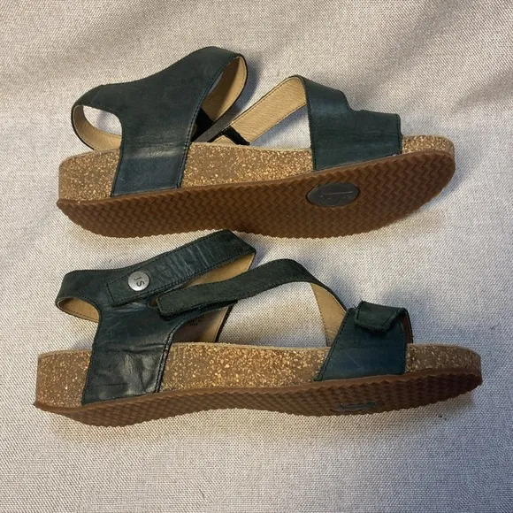 Josef Seibel Black Strappy Leather Women's TongaSandals. Size 42,