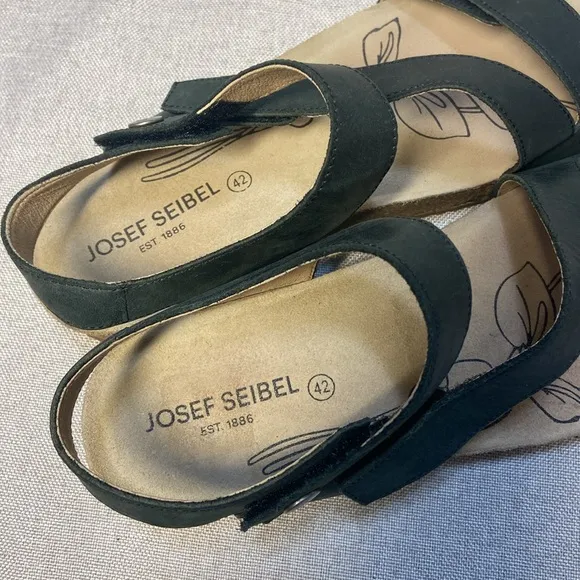 Josef Seibel Black Strappy Leather Women's TongaSandals. Size 42,