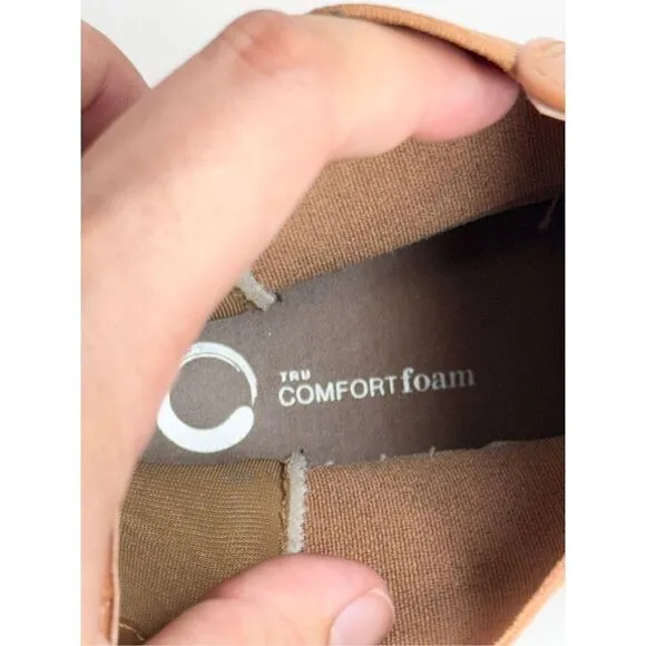 Journee Collection Chelsea Boots Size 12 Brown Block Heel Pull On Style