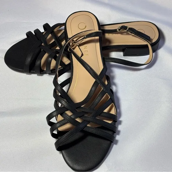 Journee Collection Women's Black Cassandra Strappy Sandals Size 11