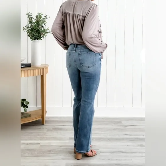 Judy Blue Mid Rise Medium Wash Classic Bootcut Jeans Stretch Regular Plus NEW