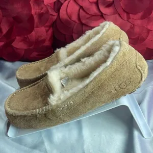 (K1)‎ UGG Ansley bey women's slip-on sheepskin loafers, size 9