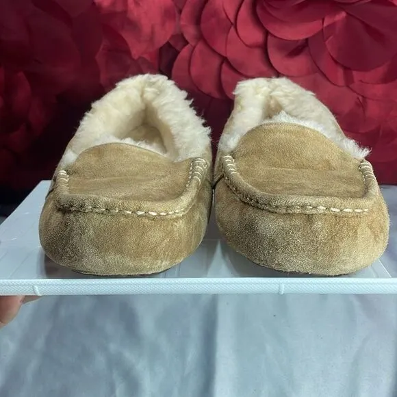 (K1)‎ UGG Ansley bey women's slip-on sheepskin loafers, size 9