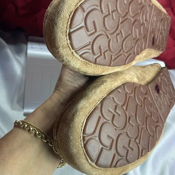 (K1)‎ UGG Ansley bey women's slip-on sheepskin loafers, size 9