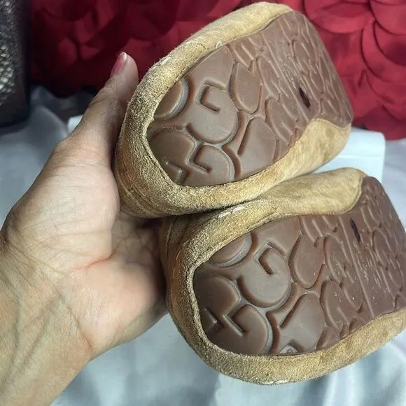 (K1)‎ UGG Ansley bey women's slip-on sheepskin loafers, size 9