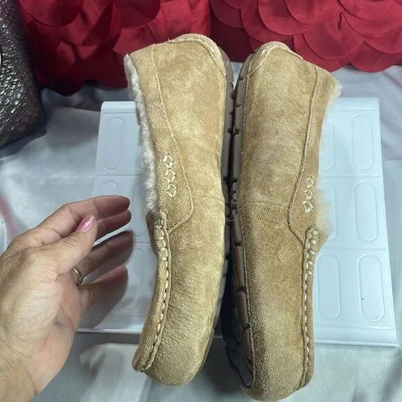 (K1)‎ UGG Ansley bey women's slip-on sheepskin loafers, size 9