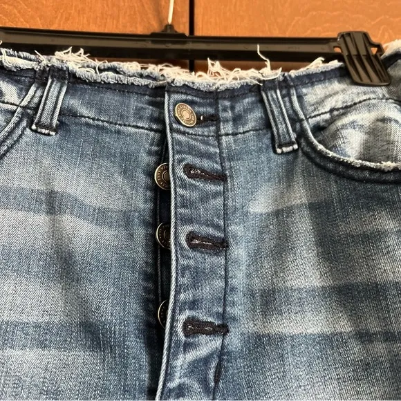 KanCan NWOT Distressed Waist and Hem Jeans Sz 13 Waist 30