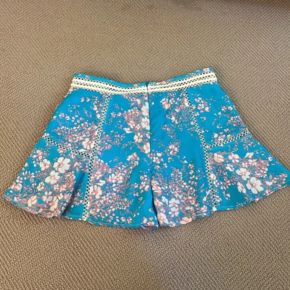 Karina Grimaldi skort