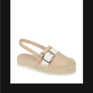 KARL LAGERFELD PARIS “ALEXI” TAN &amp; WHITE LEATHER COVERED TOES SLINGBACK SANDAL🆕