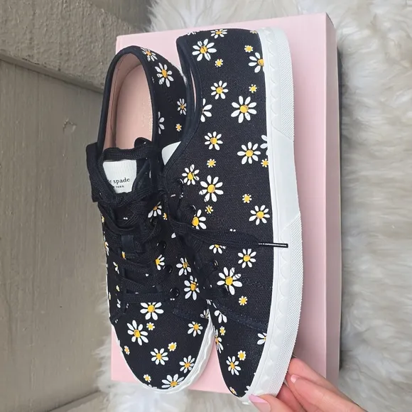 Kate Spade Vale floral daisy sneakers  linen daisy dot NEW 10