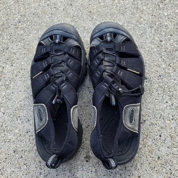 Keen Black Outdoor Sandals Men Size 9