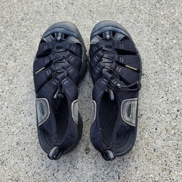 Keen Black Outdoor Sandals Men Size 9