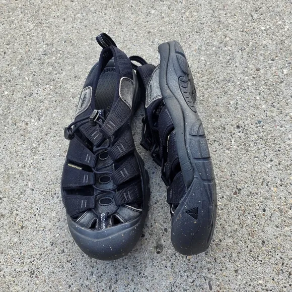 Keen Black Outdoor Sandals Men Size 9