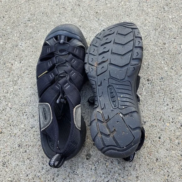 Keen Black Outdoor Sandals Men Size 9