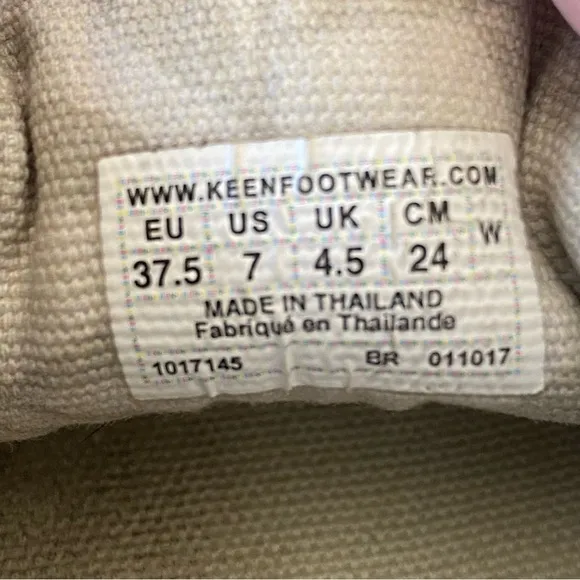 Keen Elsa. Canvas Sneakers in Deep Lichen  size 7