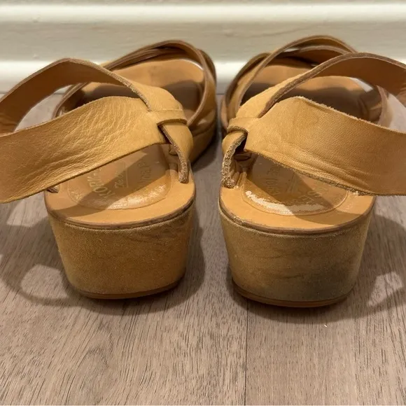 Kirk-ease Womens Myrna Leather Sandals