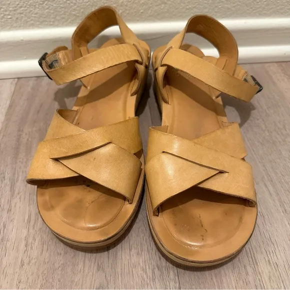 Kirk-ease Womens Myrna Leather Sandals
