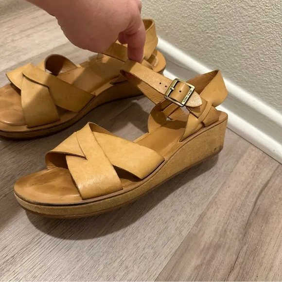 Kirk-ease Womens Myrna Leather Sandals