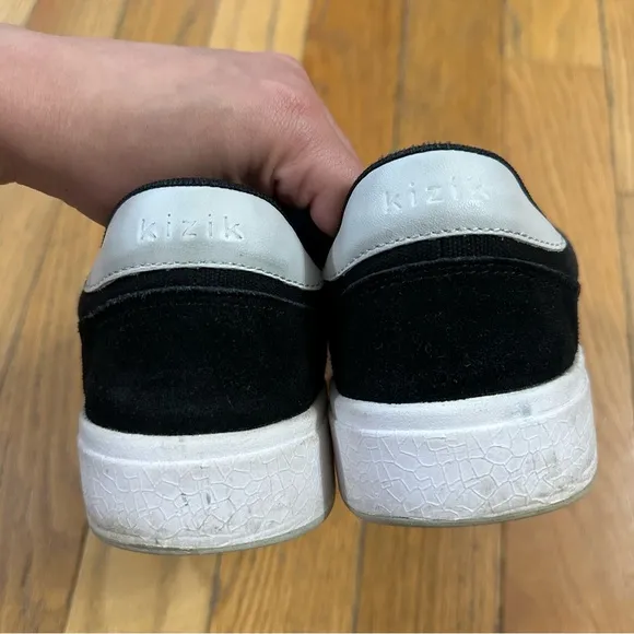 Kizik Black Prague Sneakers Size 9 Wide