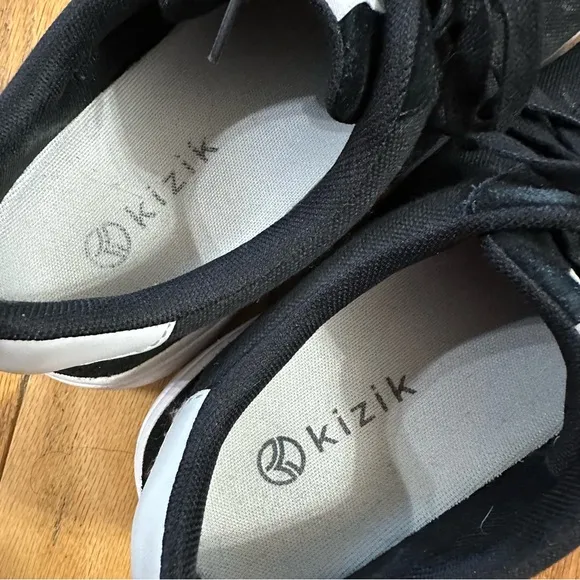 Kizik Black Prague Sneakers Size 9 Wide