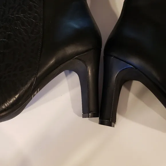 🆕️Knee high boots