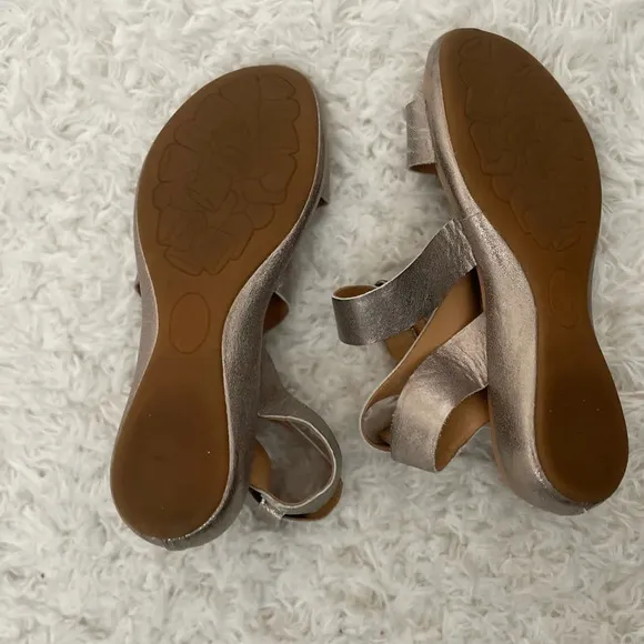 Kork-Ease Erigon Strappy leather sandals gold