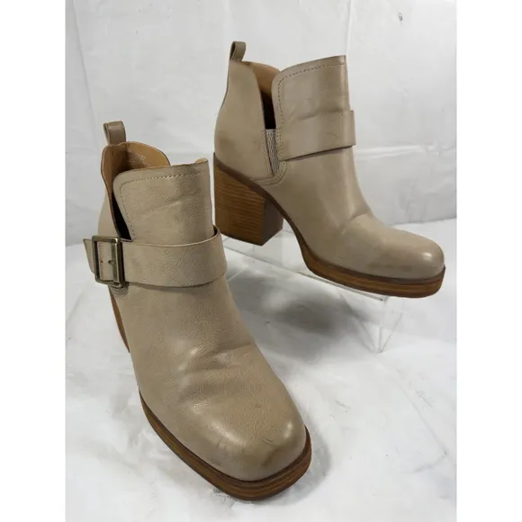 Korks Kari Booties Heeled Square Toe Cutaway Boots Size 11