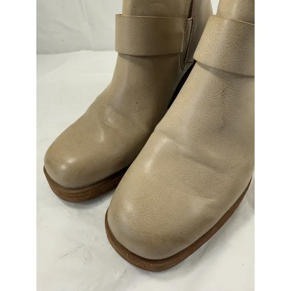Korks Kari Booties Heeled Square Toe Cutaway Boots Size 11