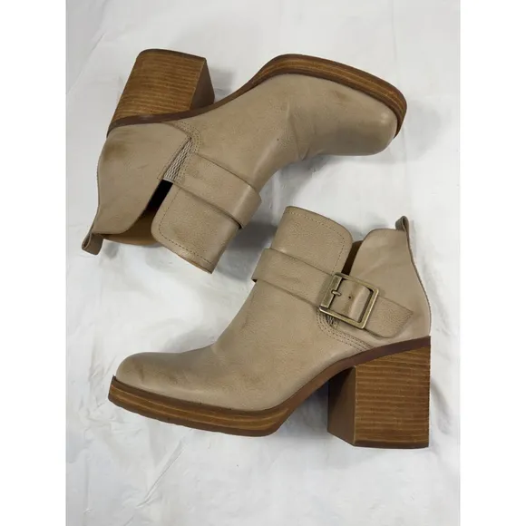 Korks Kari Booties Heeled Square Toe Cutaway Boots Size 11
