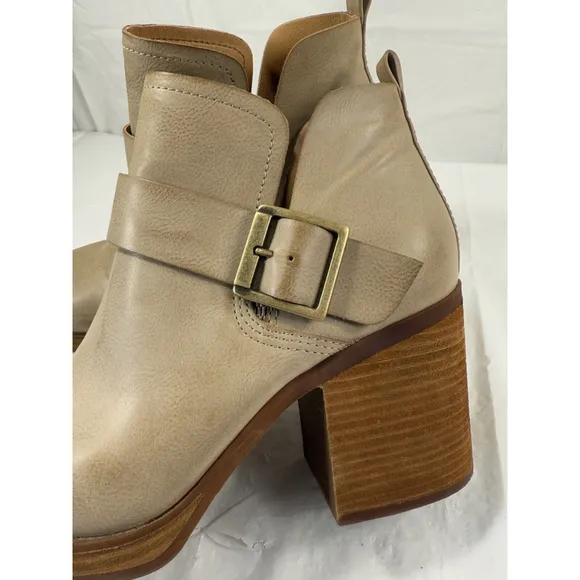 Korks Kari Booties Heeled Square Toe Cutaway Boots Size 11