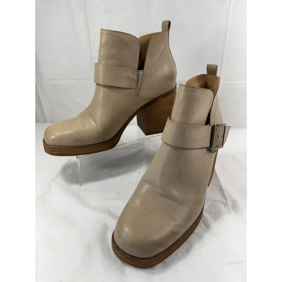Korks Kari Booties Heeled Square Toe Cutaway Boots Size 11