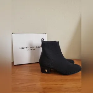 Kurt Geiger Black Stretch Knit Girl's Ankle Boots Kids Size 13