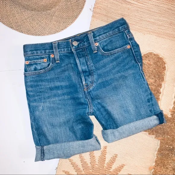 l e v i s :: Levi’s White Oak Wedgie Denim Cutoff Shorts