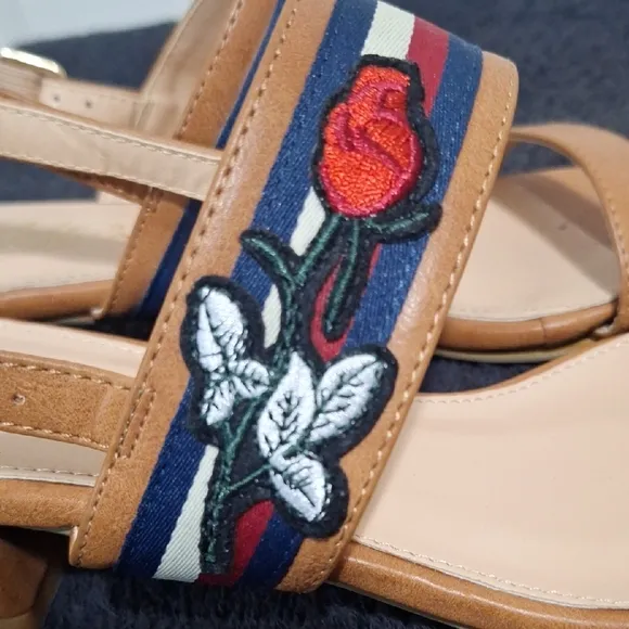 Lady Godiva Embroidered Strappy Sandals - 9 - Tan Leather