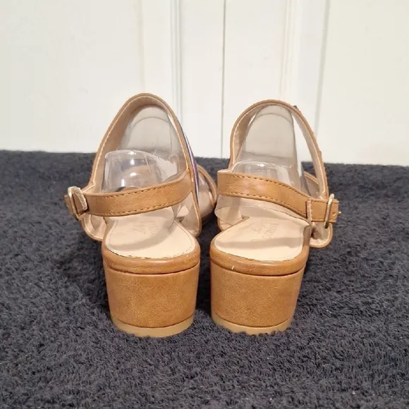 Lady Godiva Embroidered Strappy Sandals - 9 - Tan Leather