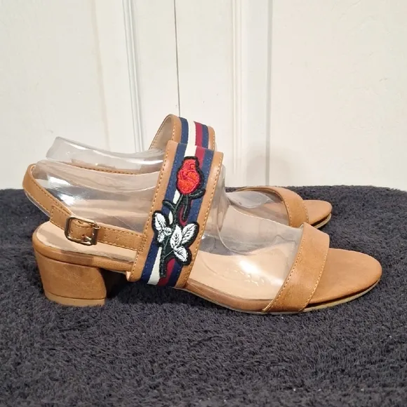Lady Godiva Embroidered Strappy Sandals - 9 - Tan Leather