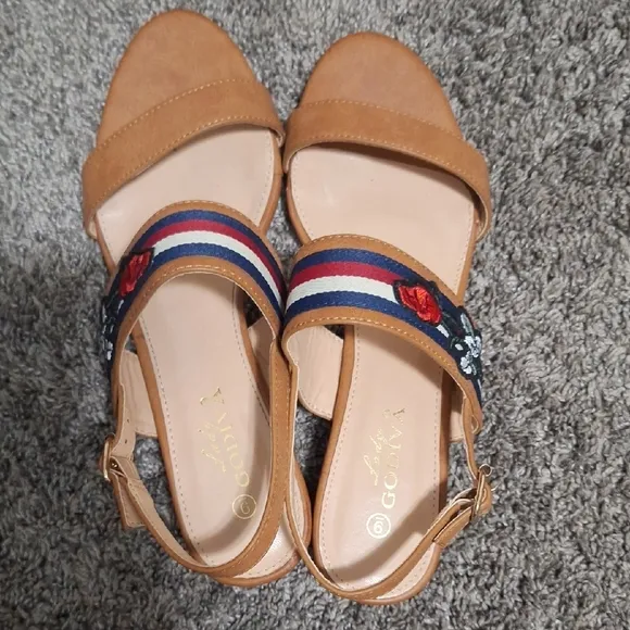Lady Godiva Embroidered Strappy Sandals - 9 - Tan Leather