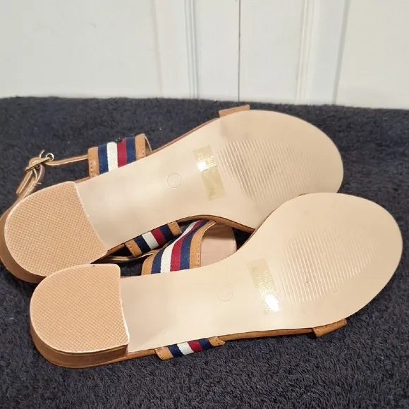 Lady Godiva Embroidered Strappy Sandals - 9 - Tan Leather