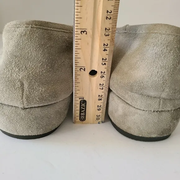 L'Amour Des Pieds Clemence Perforated Wedge Loafers Gray Suede Leather‎ 7.5