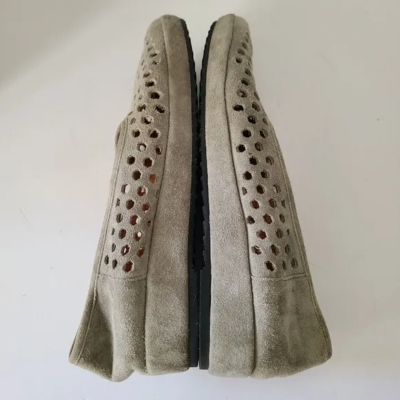L'Amour Des Pieds Clemence Perforated Wedge Loafers Gray Suede Leather‎ 7.5