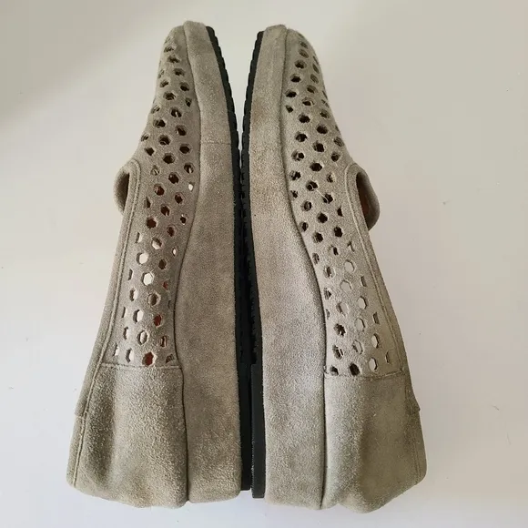 L'Amour Des Pieds Clemence Perforated Wedge Loafers Gray Suede Leather‎ 7.5