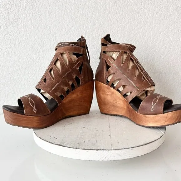 Lane Boots BECCA Womens Brown Wedges 10 Western Style Sandals Cowgirl Leather